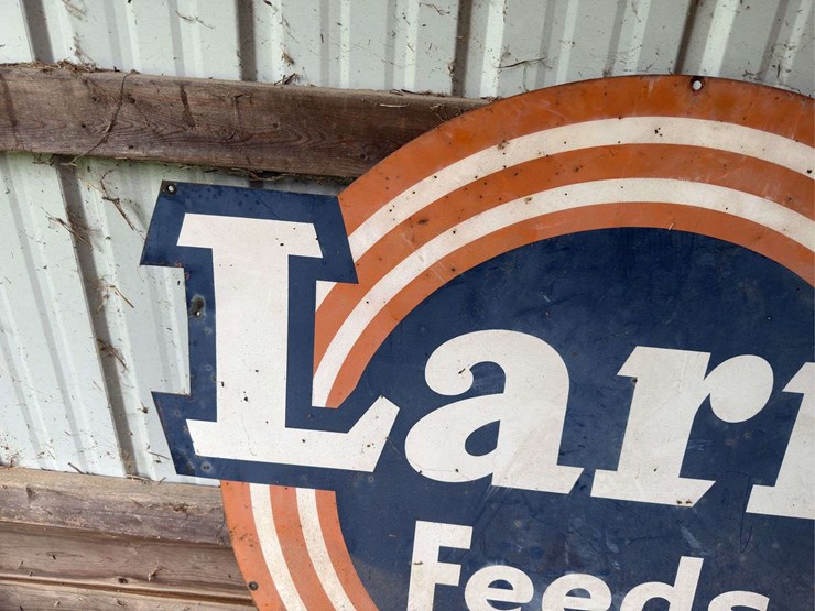 larro-feeds-image-2