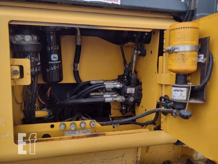 2005-deere-450j-lgp-image-38