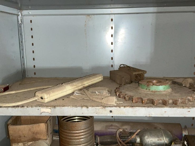 #150-•-parts-shelf-and-contents-image-3