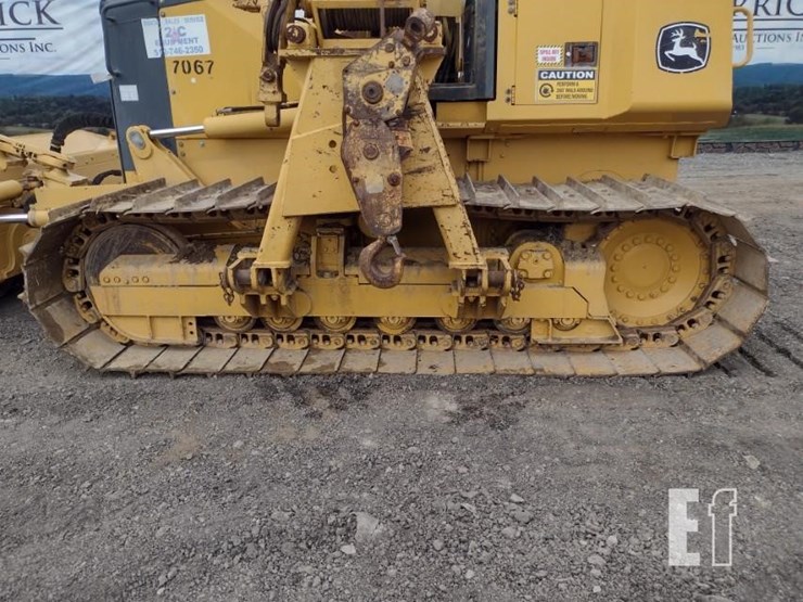 2007-deere-700j-lgp-image-21