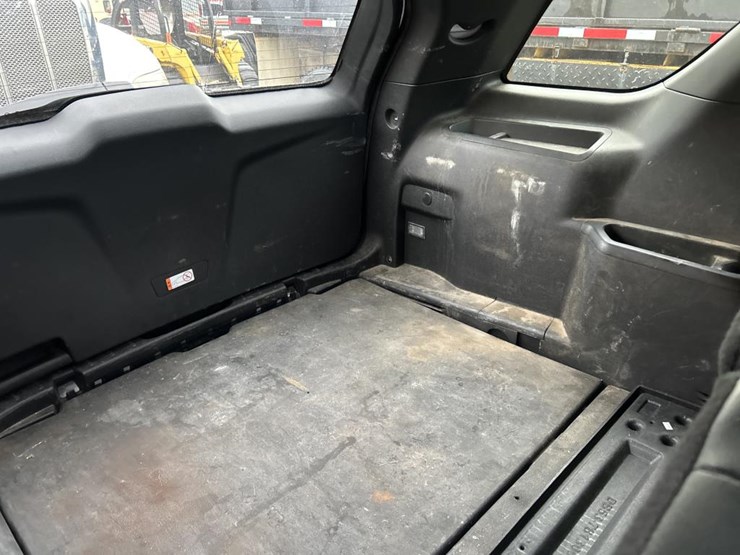 2017-ford-explorer-image-31