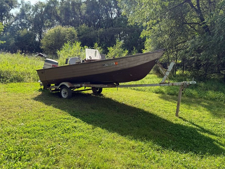 mirro-craft-boat,-motor-and-trailer,-65hp-evinrude-engine,-aluminum-boat,-has-been-stored-for-approx-image-2