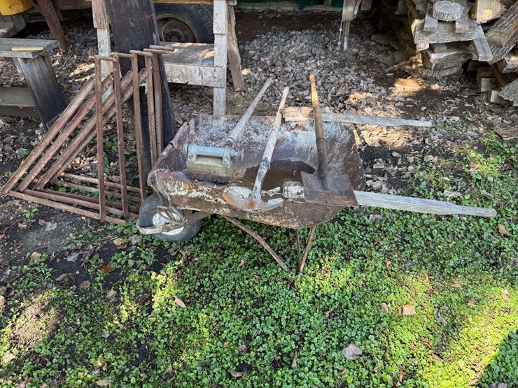 wheelbarrow,-shovels,-shingle-remover,-scaffolding-brackets,-bale-hooks-image-1
