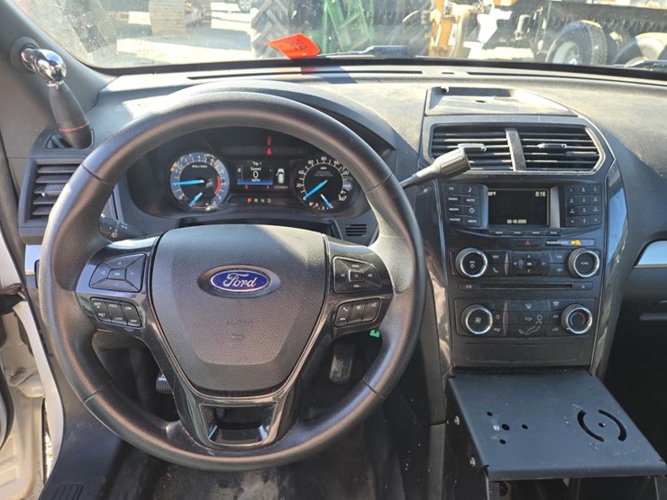 2018-ford-explorer-image-34