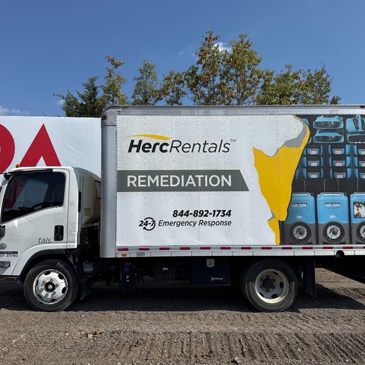 2016 IZUZU NPRXD S/A BOX TRUCK