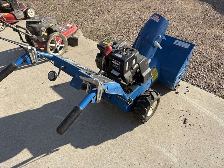 ford-st524a-walk-behind-self-propelled-snow-blower,-5-speed,-24”,-5hp-b&s-image-10
