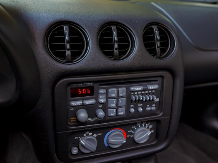#2284-•-2002-pontiac-firebird-trans-am-convertible-image-81