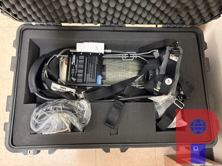 (5)-3m-scott-scba-tanks-&-(1)-niosh-scba-tank-w/-mask-&-pelican-case-image-2