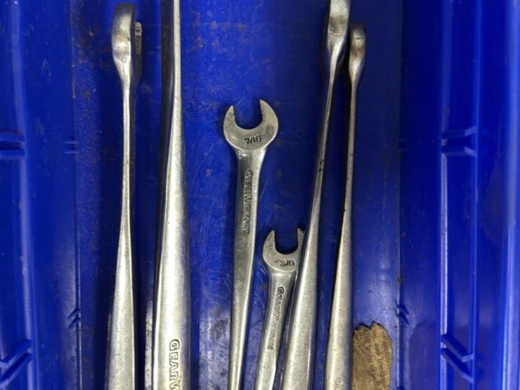 #137-•-sander-pads,-belts,-and-wrenches-image-4