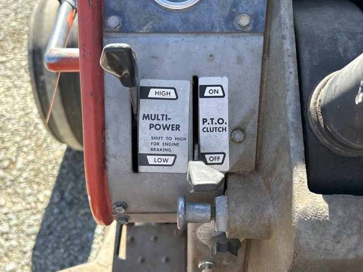 massey-ferguson-1100-image-43