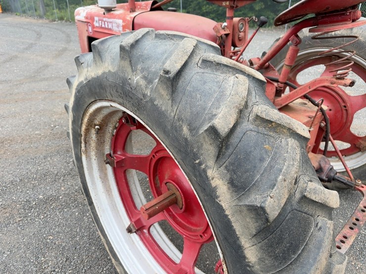 mccormick-farmall-h-tractor-image-11