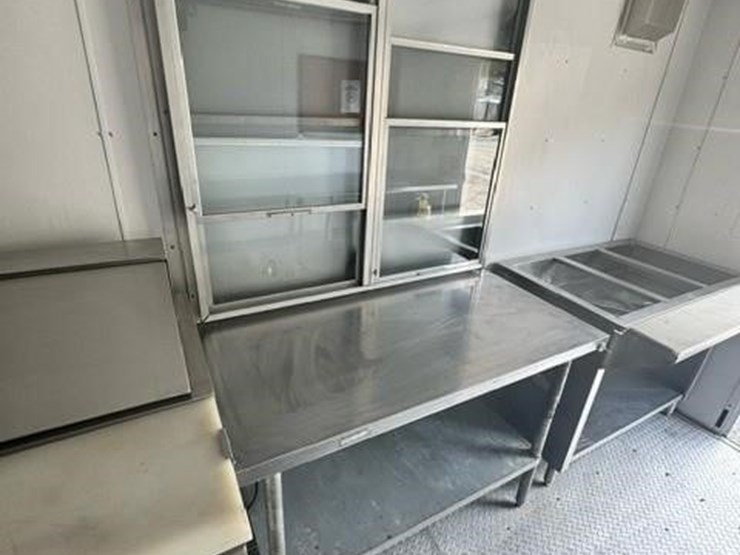 2011-custom-trailer-image-28