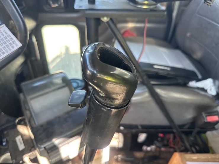 2005-peterbilt-385-image-46