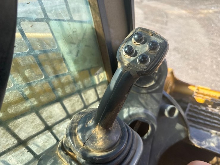 2014-caterpillar-289d-image-31