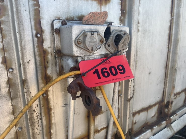 #1609-•-40’-enclosed-fuel-trailer-image-10