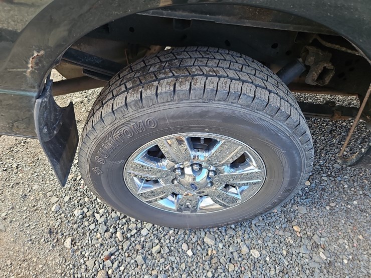 2012-ford-f150-xlt-image-12