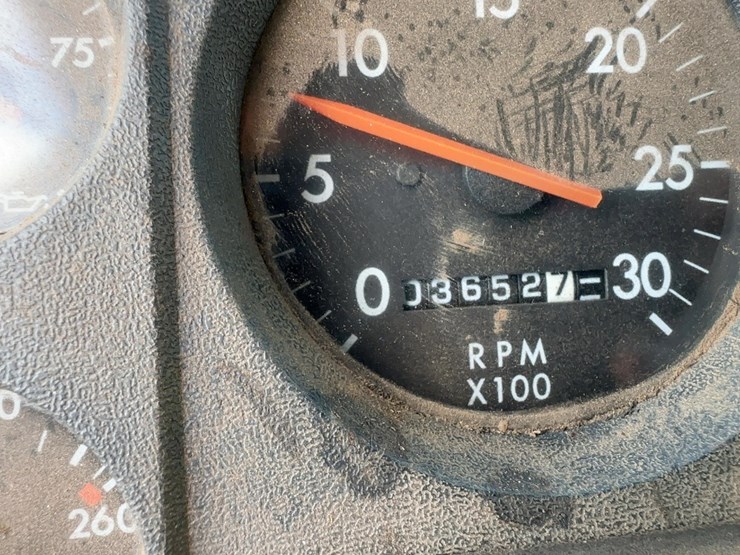 2000-freightliner-fl112-image-25