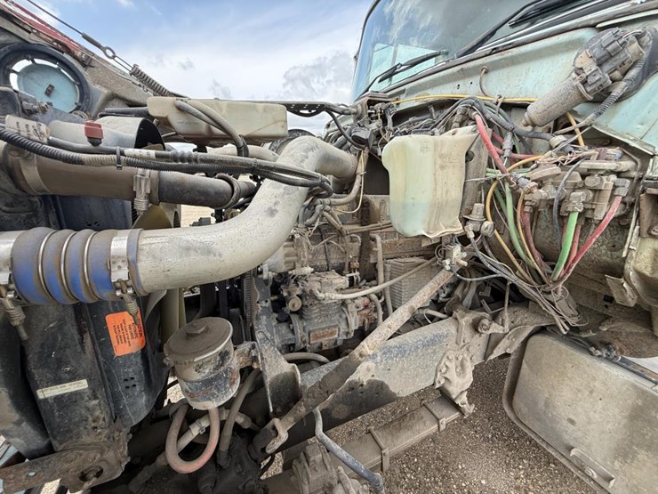 1995-ford-l9000-image-58