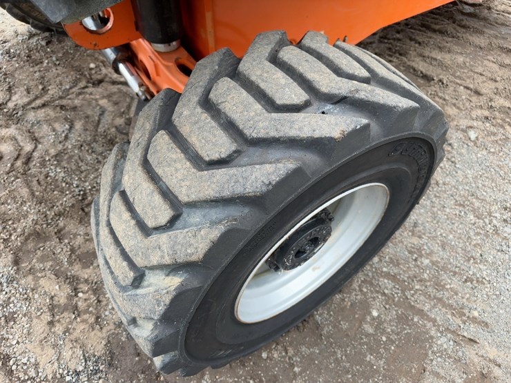 2016-jlg-460sj-image-11