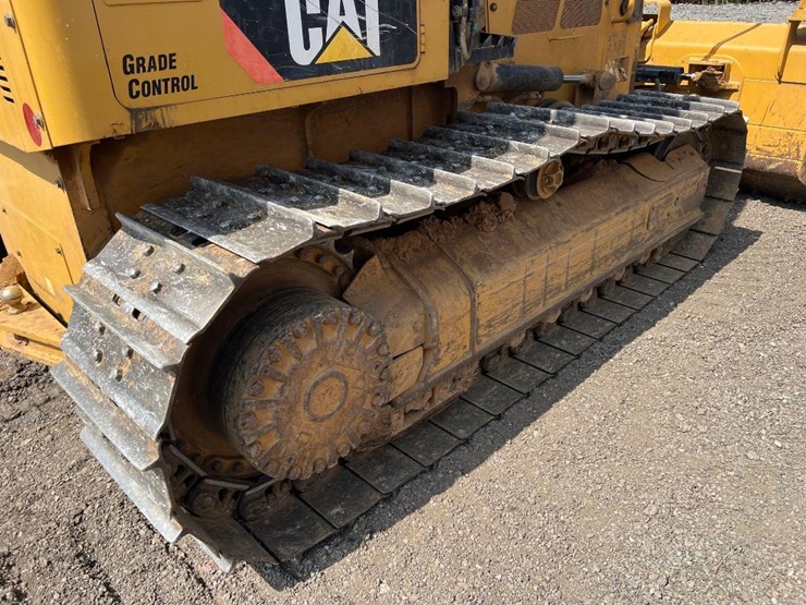 2016-caterpillar-d5k2-xl-image-14
