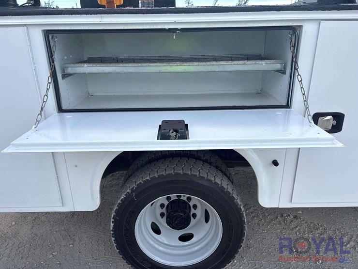 2017-ford-f550-image-36