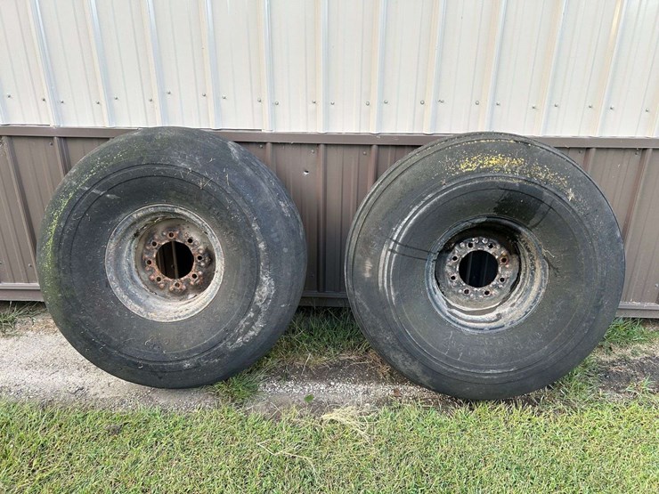 (4)-tires,-19lx16.1-on-8-bolt-rims-image-1