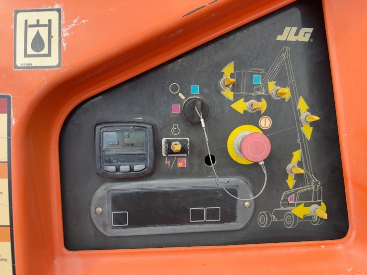2016-jlg-460sj-image-16