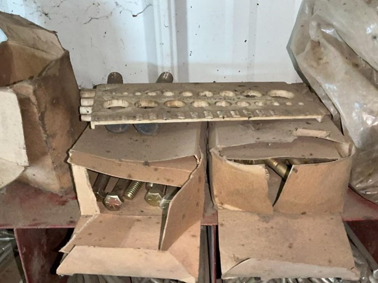 #120-•-coarse-thread-bolts-rack-and-contents-image-76
