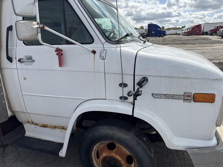 1996-gmc-3500-image-17
