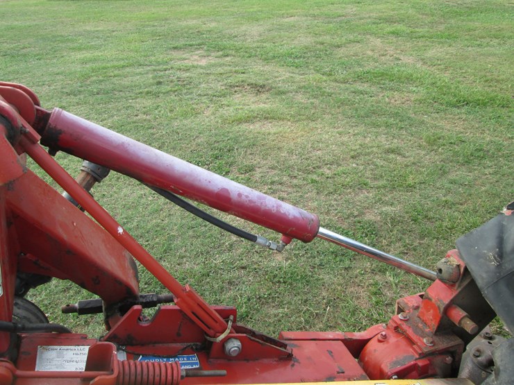 2013-new-holland-h6750-image-8