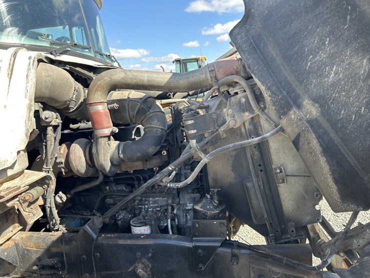 1995-mack-dm690s-image-52