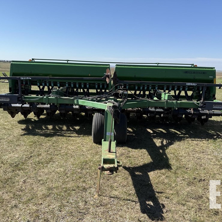 JOHN DEERE 750