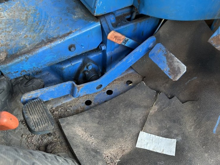 ford-1220-image-42
