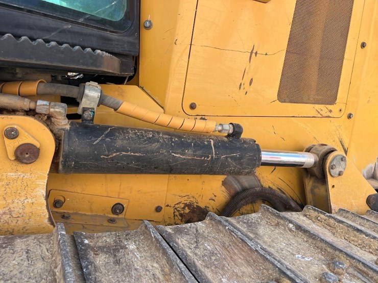 2019-caterpillar-d6k2-lgp-image-18