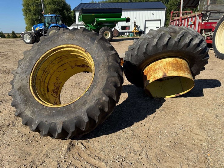 john-deere-4240-image-1