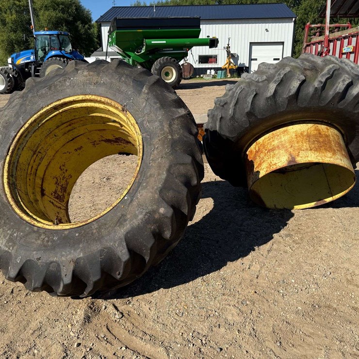 JOHN DEERE 4240