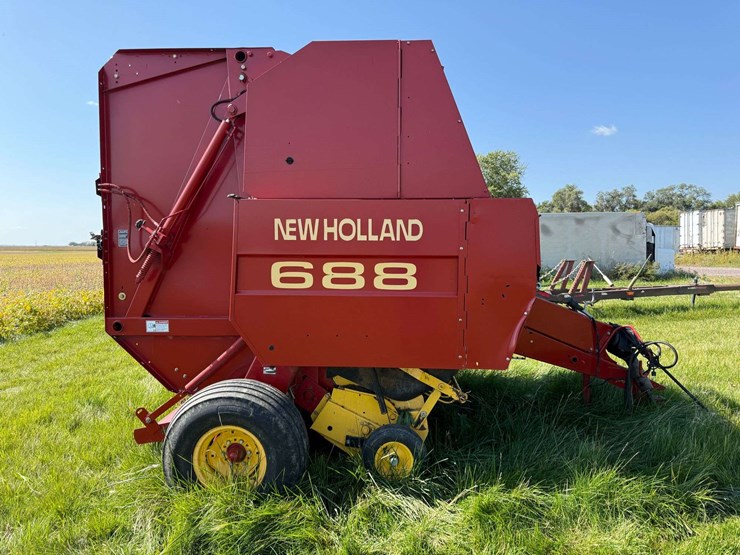 new-holland-688-image-8