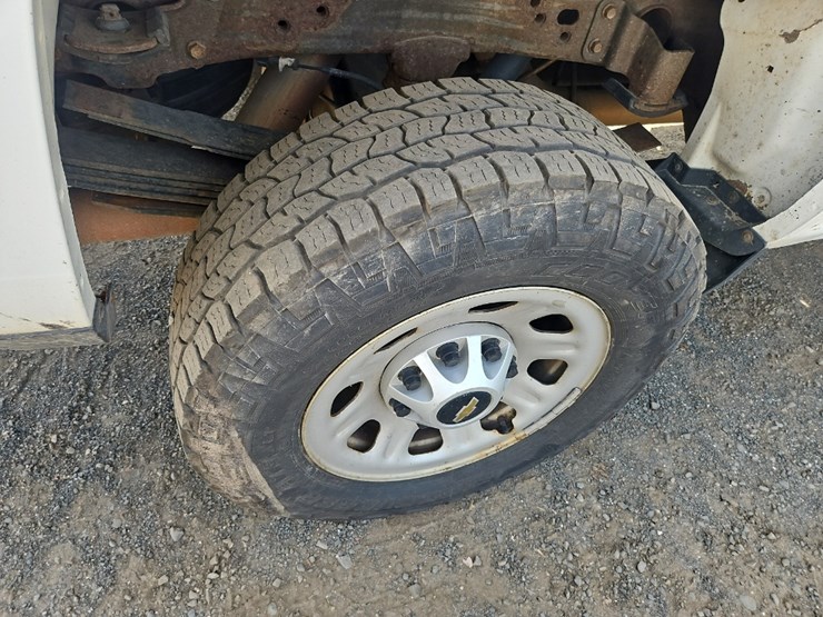 2017-chevrolet-3500hd-image-12