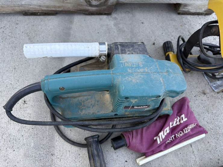 contents-of-tote:-led-shop-light;-makita-belt-sander,-air-angle-sander,-with-pads;-romex-wire-image-3