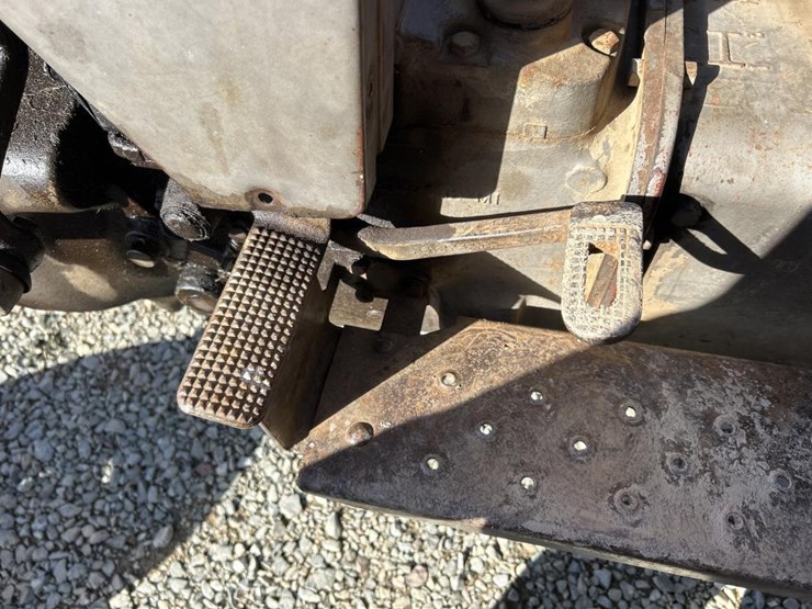 massey-ferguson-165-image-45