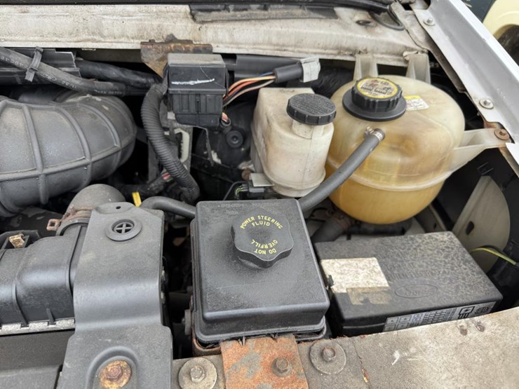 2008-ford-cargo-image-40
