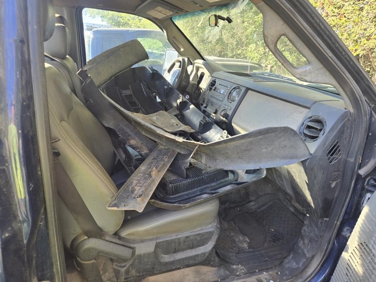 2011-ford-f250-image-25