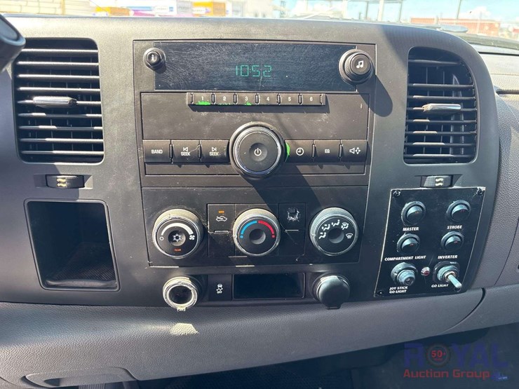2012-chevrolet-silverado-2500hd-image-17