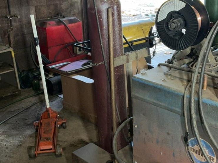 #115-•-miller-deltaweld-450-welder-image-21