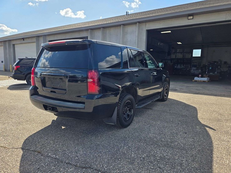 2019-chevrolet-tahoe-image-10