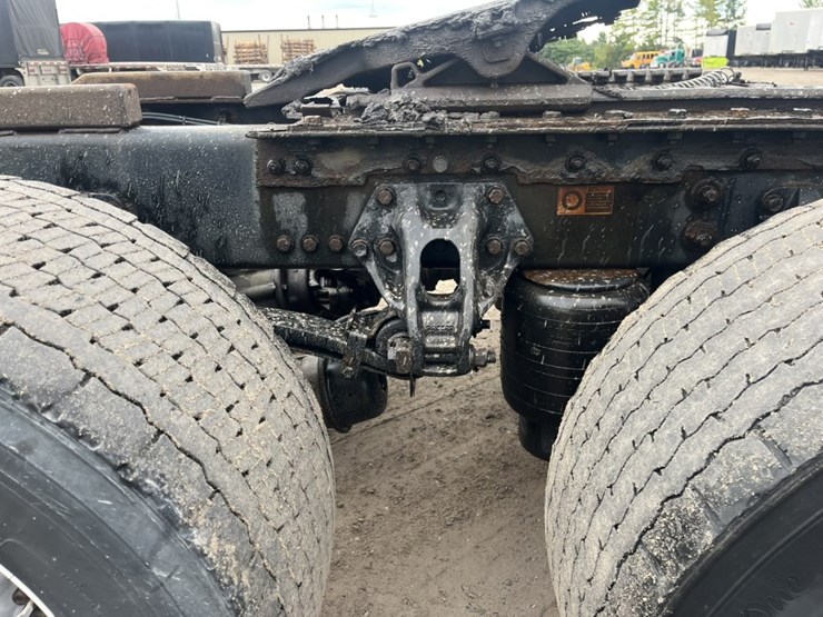 2020-kenworth-t680-image-99