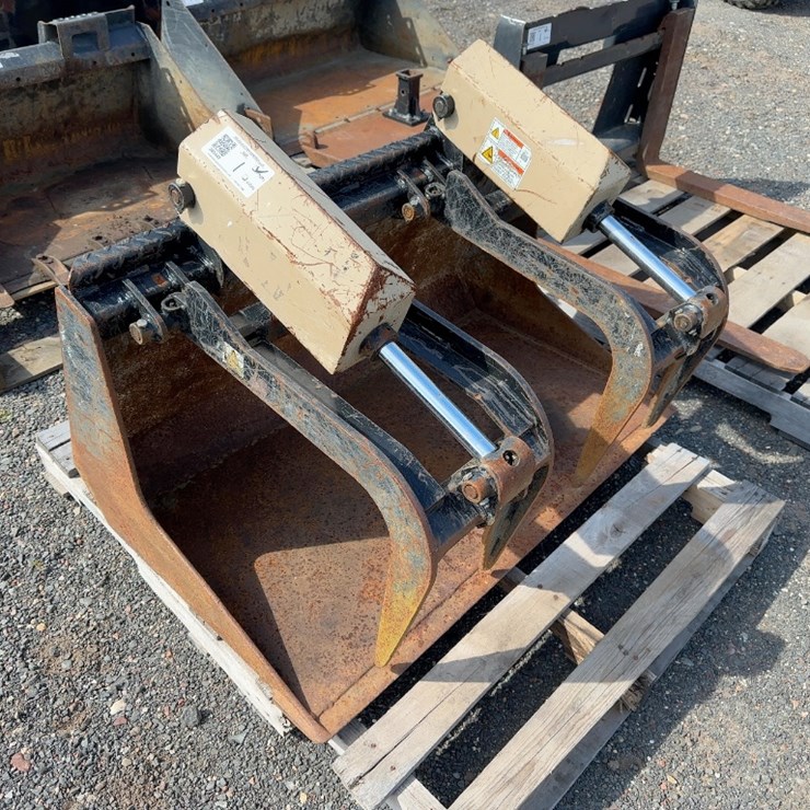 DANIEL 42" GRAPPLE BUCKET