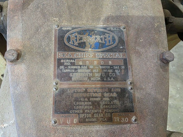 late-model-pontiac-inline-8-engine-converted-to-marine-use-by-kermath,-loose-and-in-excellent-condit-image-3