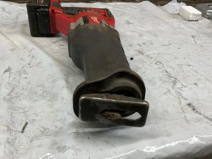 #102-•-milwaukee-sawzall-reciprocating-saw-image-4