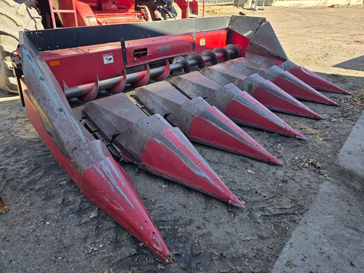 case-ih-1063-image-24